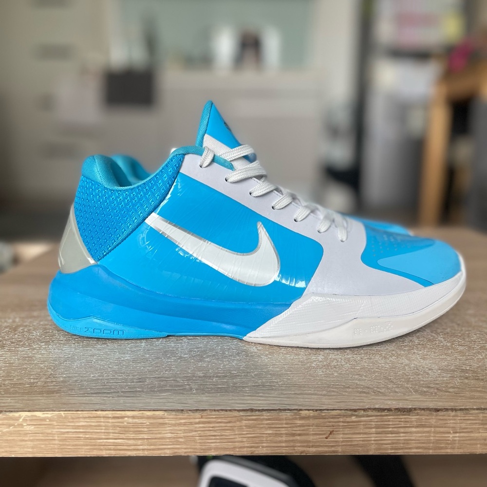 RARE Nike Kobe 5 Protro UNC PE